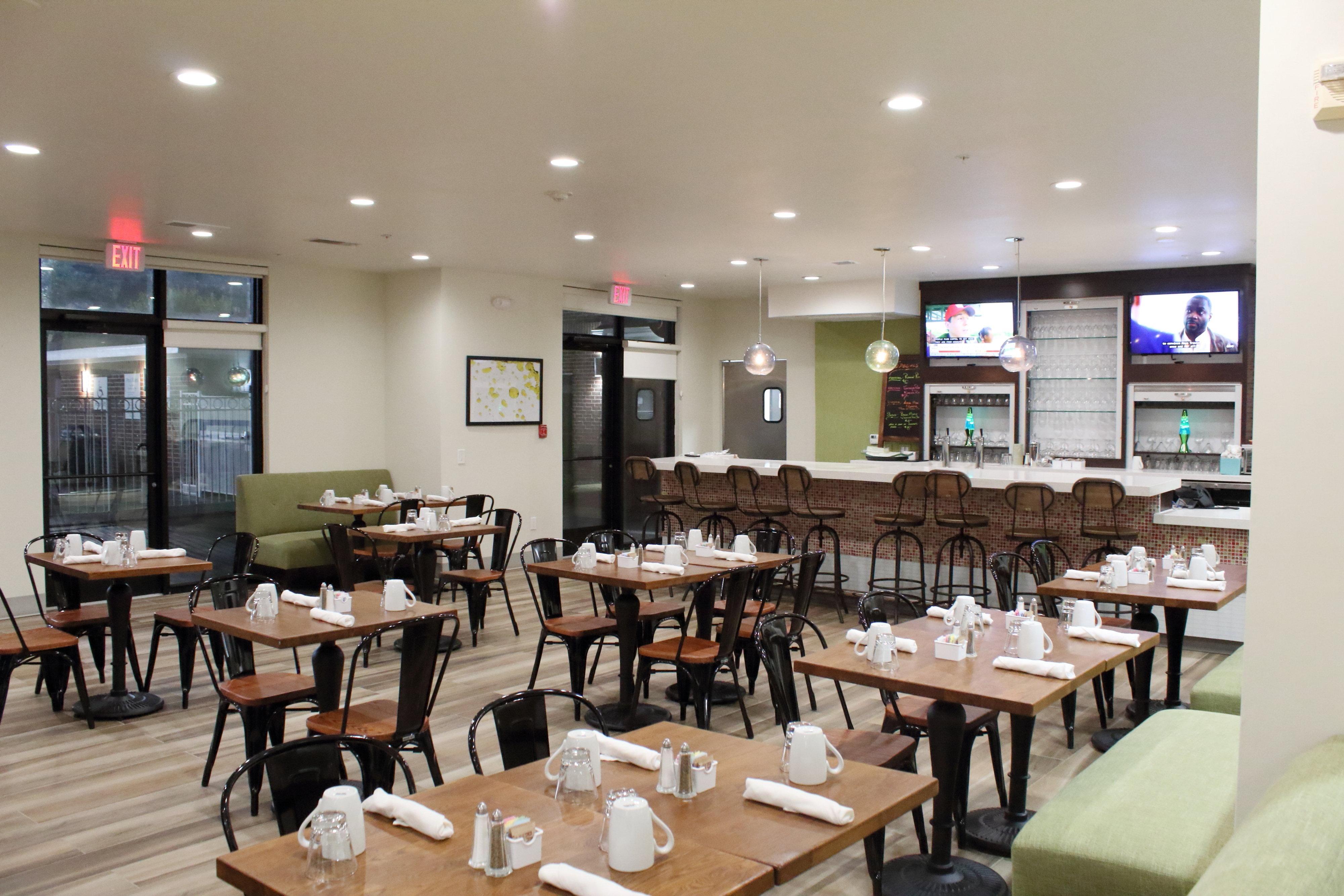 Holiday Inn And Suites Addison By Ihg Exterior photo