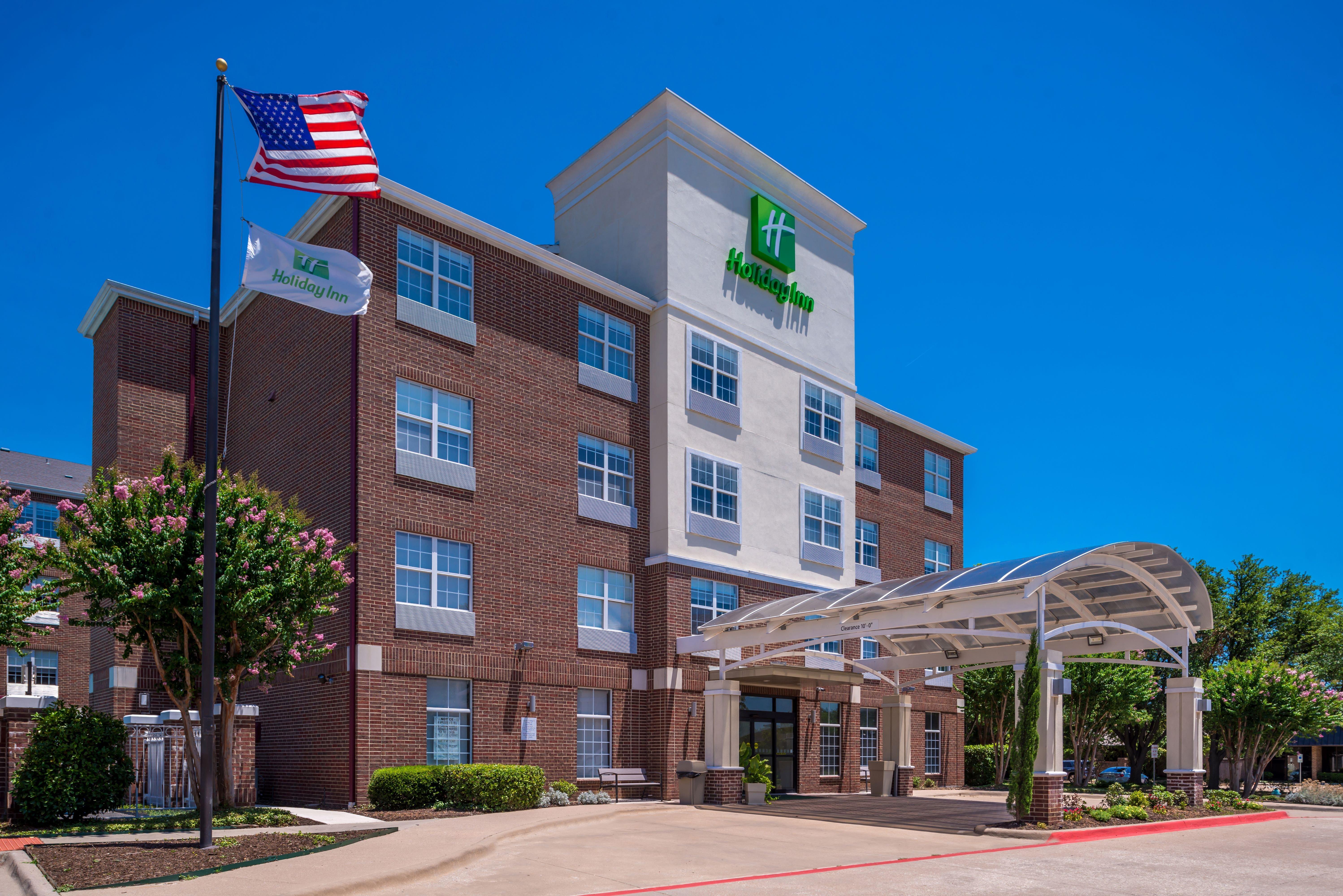 Holiday Inn And Suites Addison By Ihg Exterior photo