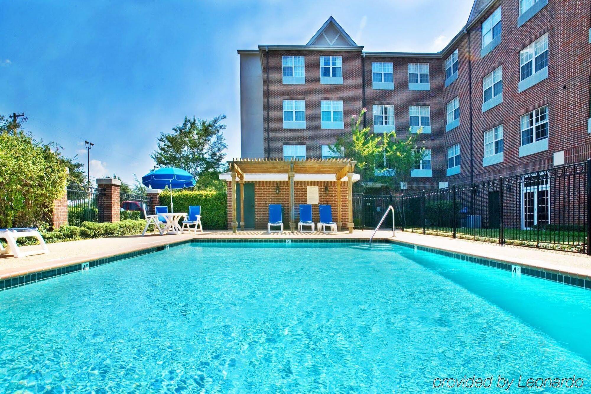 Holiday Inn And Suites Addison By Ihg Exterior photo